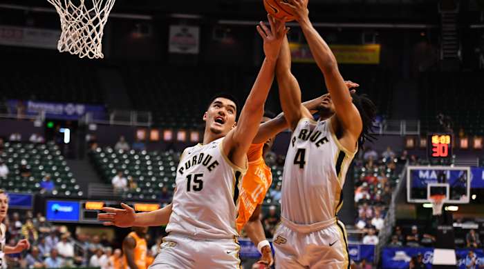 Zach Edey rebounding for Purdue.